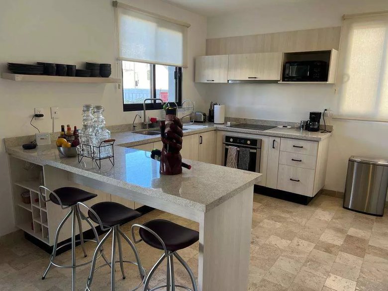 Ground Floor Condo At La Luminaria — 2 fotos
