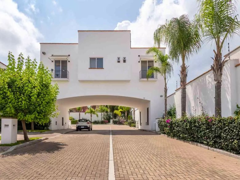 Casa Alto Puente — 21 photos