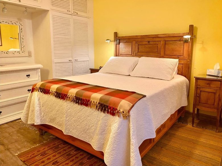 Colonial Apartment NOT AVAILABLE — 4 photos