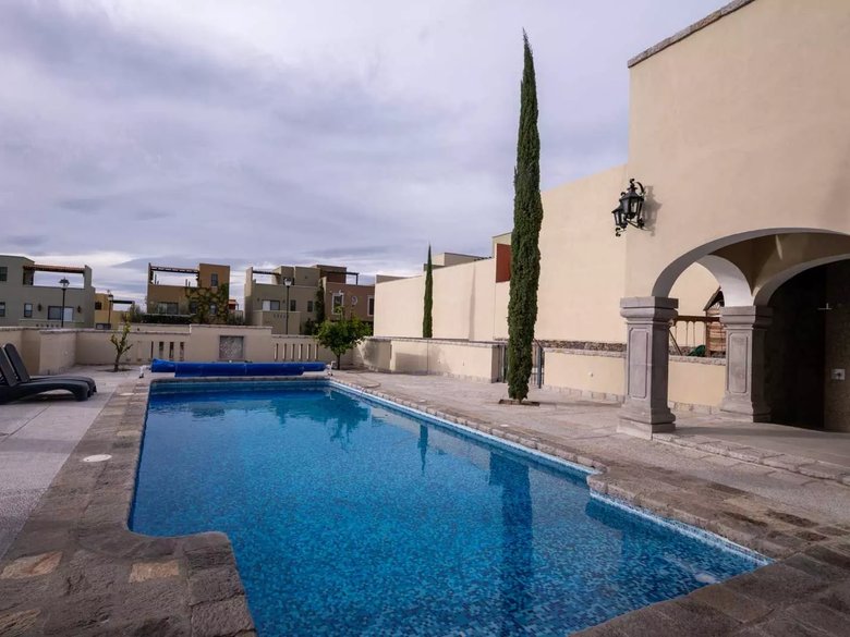Casa dorada — 20 photos