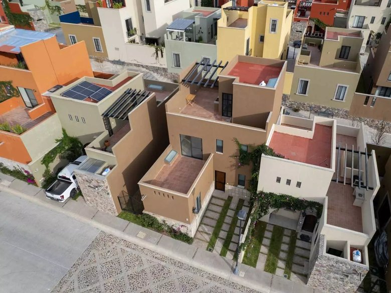 Casa dorada — 8 photos
