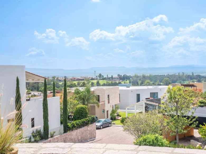 Casa Olivar — 2 photos