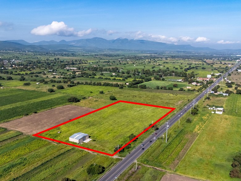 Terreno en carretera San Miguel de Allende a Queretaro — 5 fotos