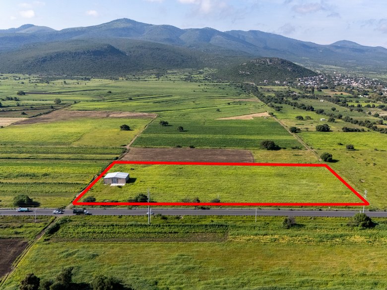 Terreno en carretera San Miguel de Allende a Queretaro — 2 fotos