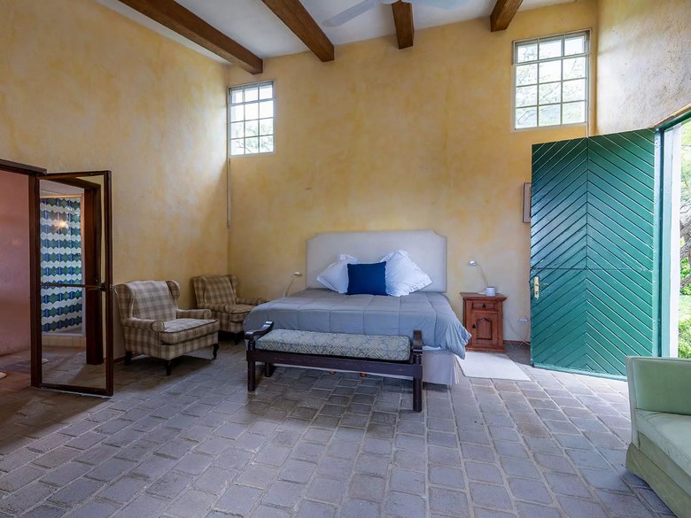 Villa La Folie — 12 photos