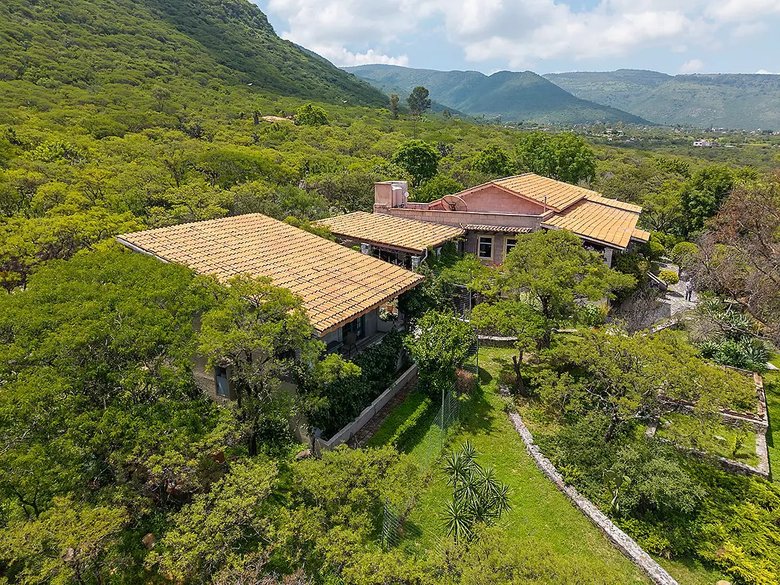 Villa La Folie — 18 photos