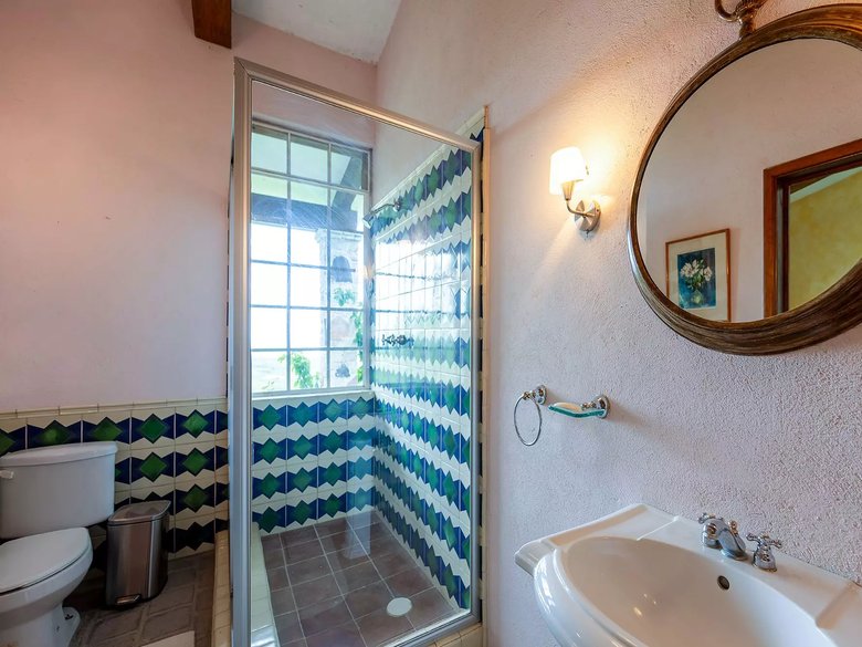 Villa La Folie — 13 photos