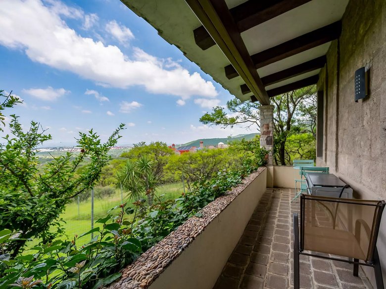 Villa La Folie — 11 photos