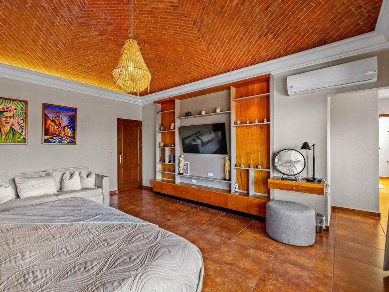 Casa Mezquite — 13 photos
