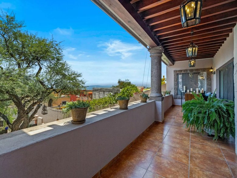 Casa Mezquite — 4 photos