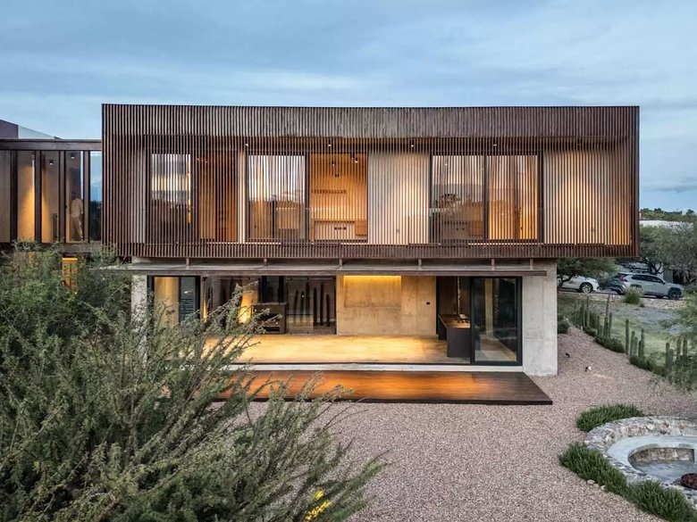 Casa Estrato — 4 photos