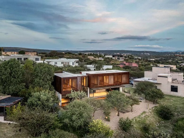 Casa Estrato — 2 photos