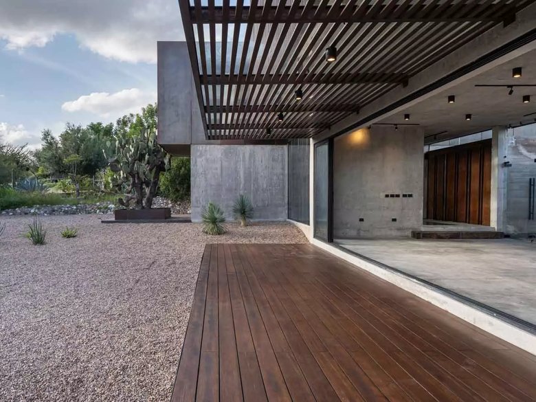 Casa Estrato — 13 photos