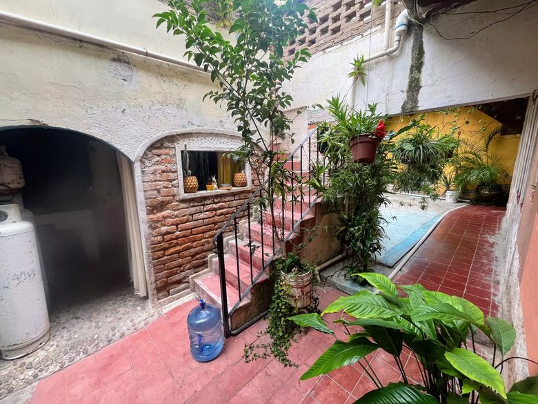 Calzada de La luz 71 — 5 photos