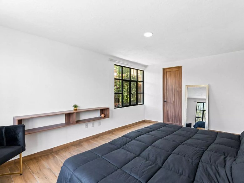 SINGLE LEVEL LIVING HOME — 14 photos