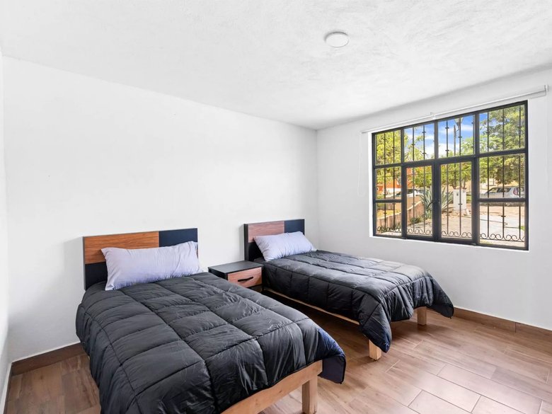 SINGLE LEVEL LIVING HOME — 11 photos