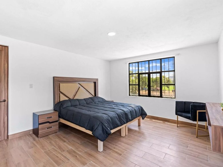 SINGLE LEVEL LIVING HOME — 13 photos