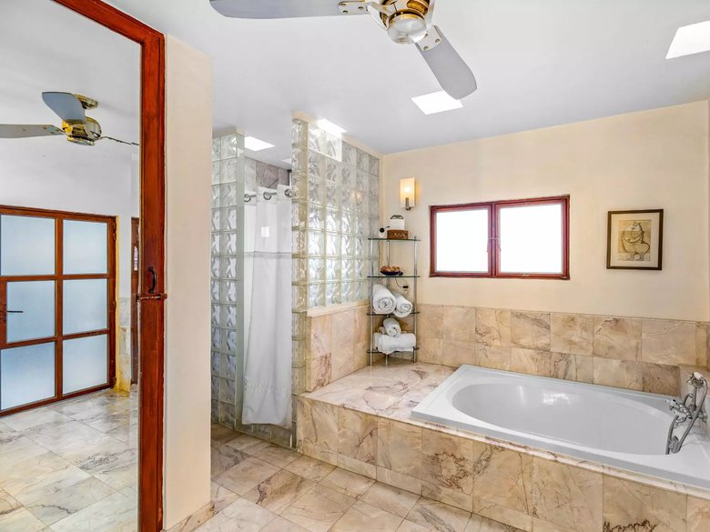 Casa Ave — 13 photos