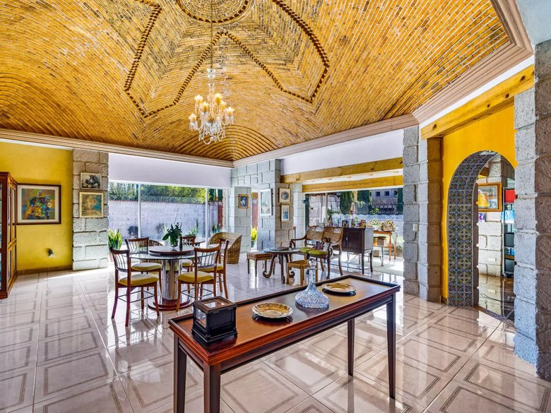 Casa Crisanta — 5 photos