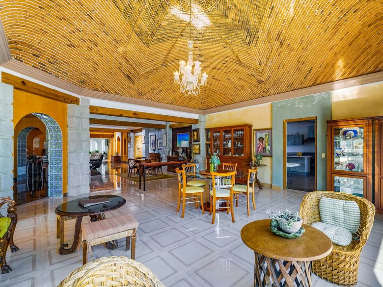 Casa Crisanta — 6 photos