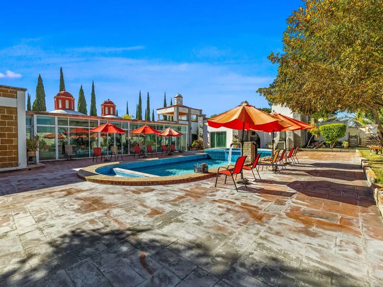 Casa Crisanta — 17 photos