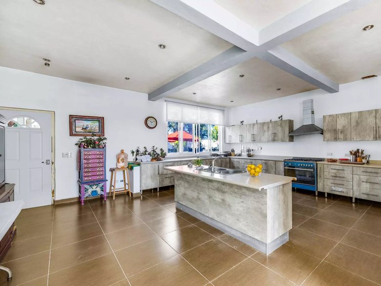 Casa Crisanta — 9 photos