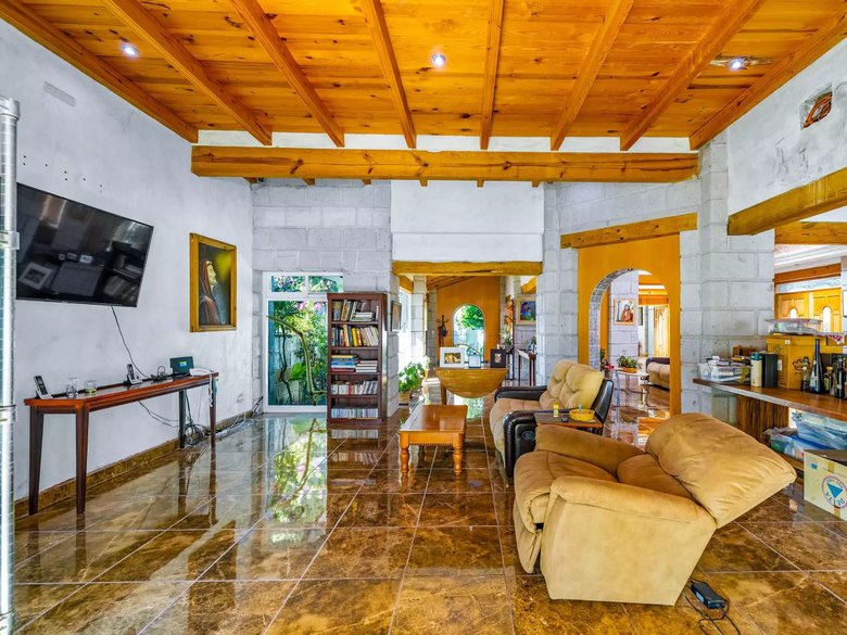 Casa Crisanta — 7 photos