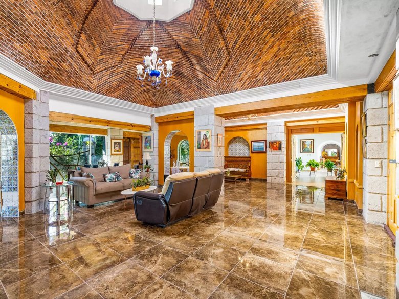 Casa Crisanta — 4 photos