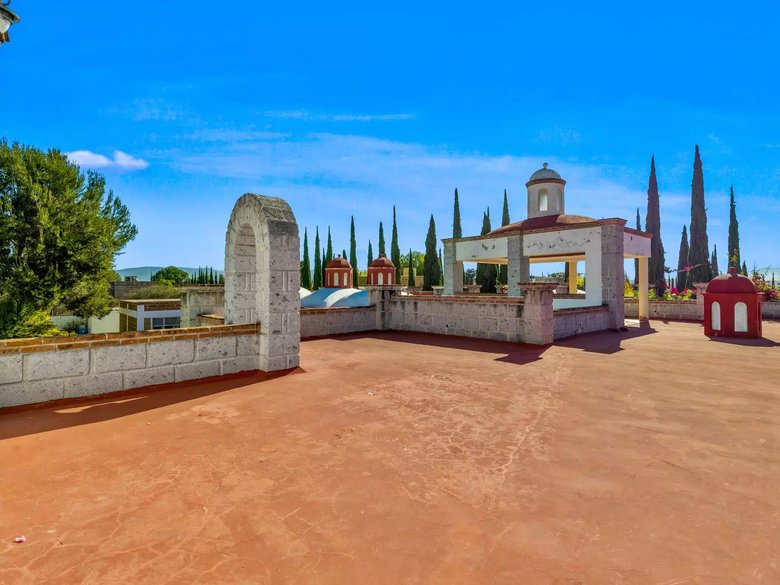 Casa Crisanta — 25 photos