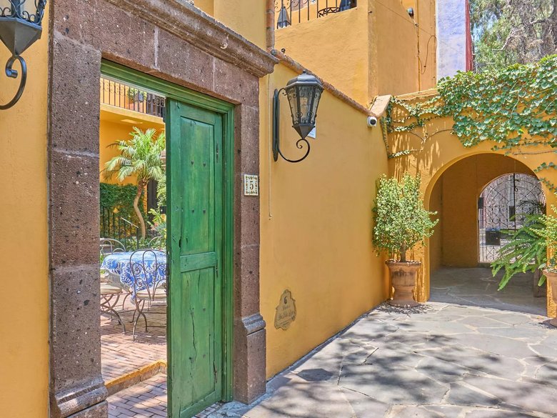 Casa Zaca — 2 photos