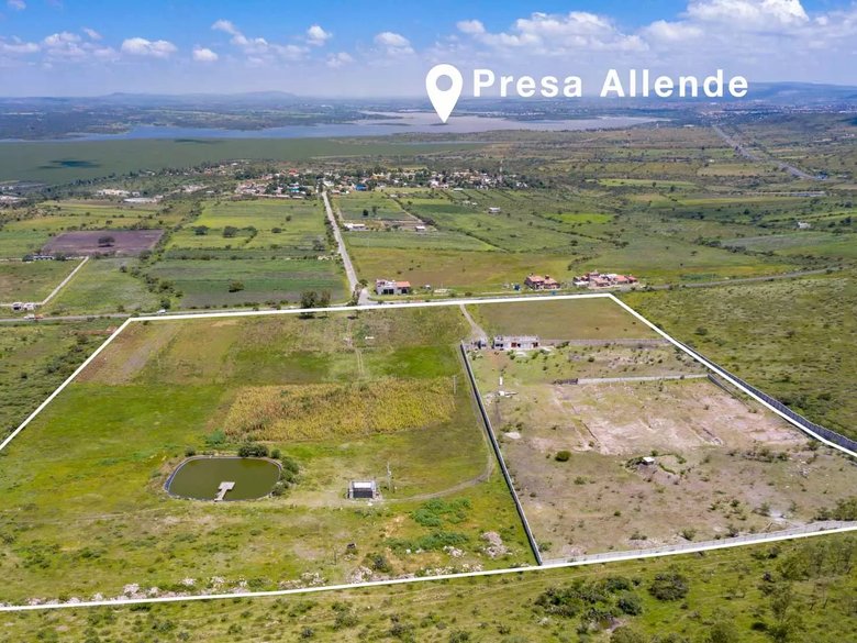 Marcos de Begoña Lot — 6 photos