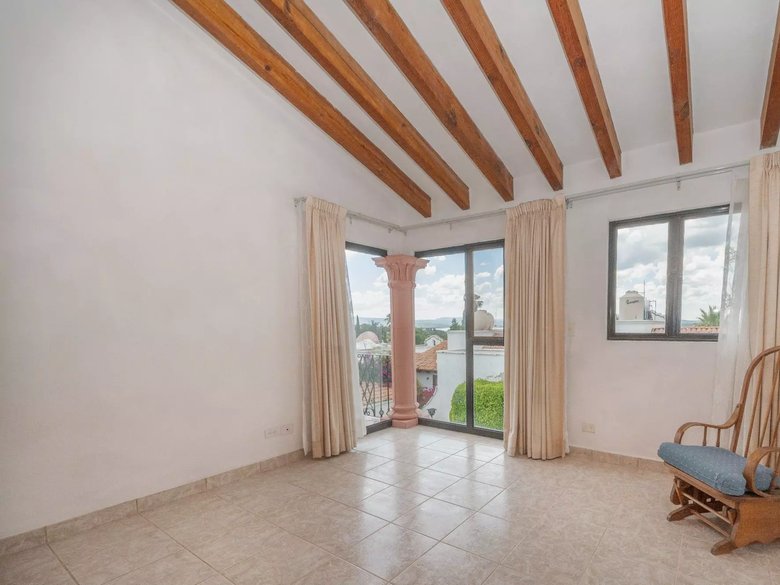 Casa de Las Fuentes — 17 photos