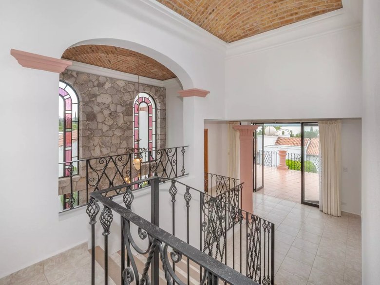 Casa de Las Fuentes — 19 photos