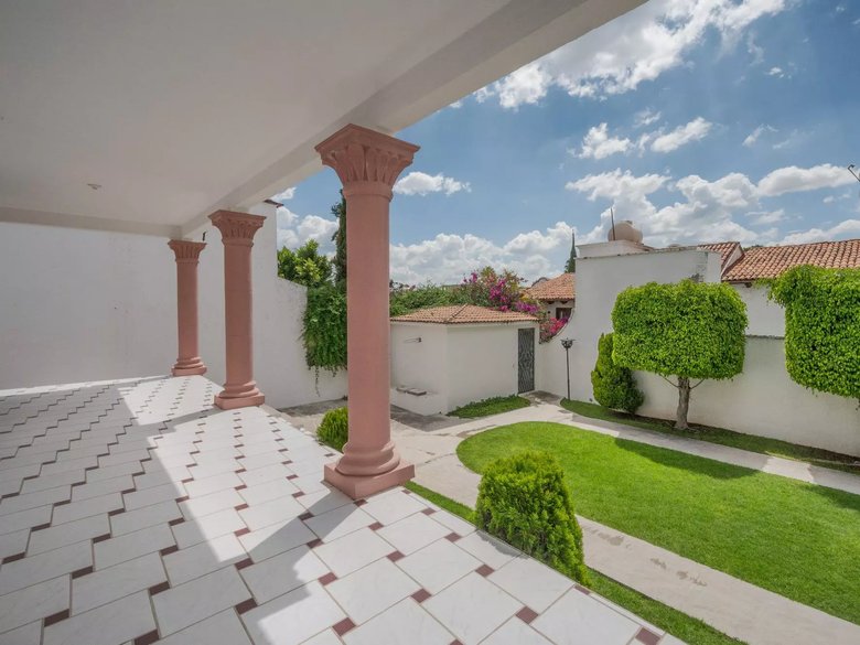 Casa de Las Fuentes — 12 photos