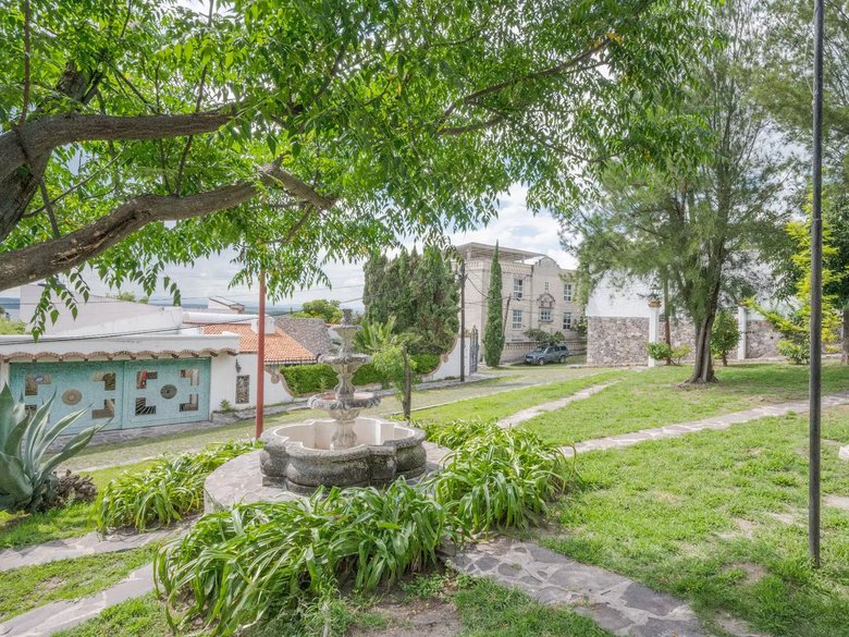 Casa de Las Fuentes — 23 photos