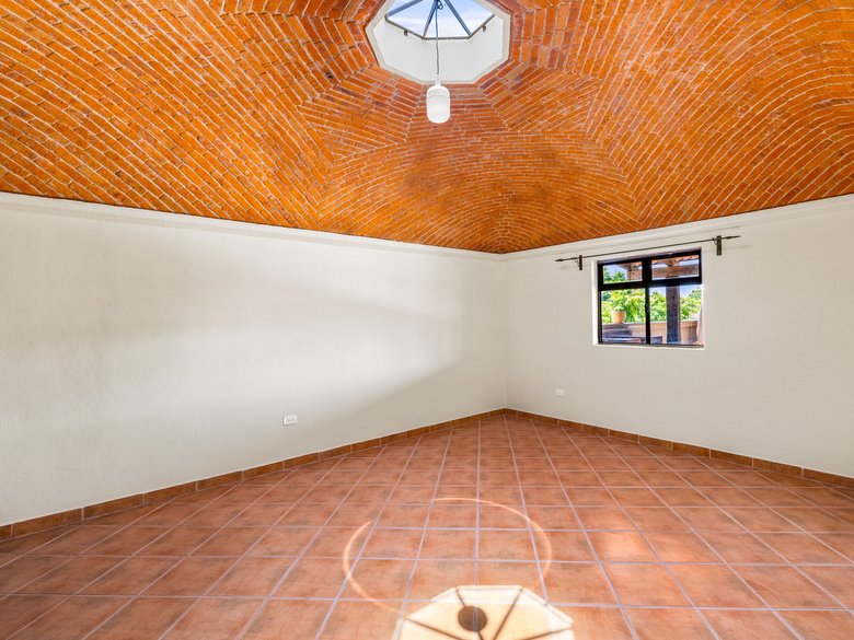 Casa de Los Arcos — 23 photos