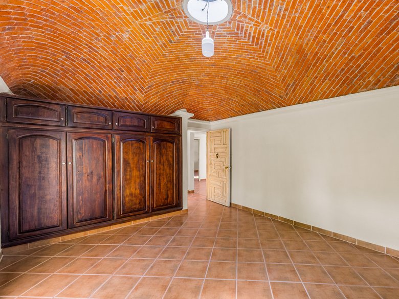 Casa de Los Arcos — 19 photos