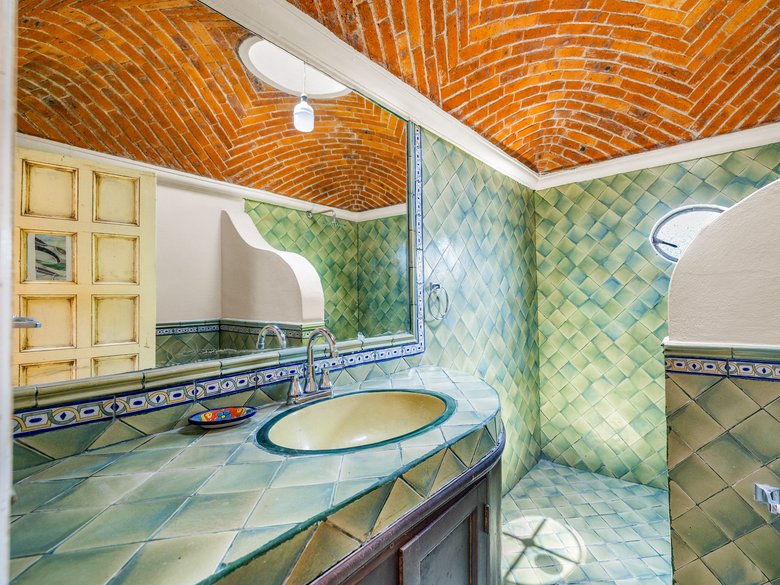 Casa de Los Arcos — 20 photos