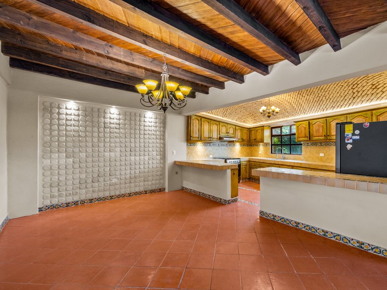 Casa de Los Arcos — 10 photos