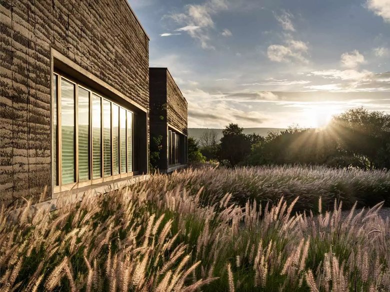 Casa Rammed Earth — 5 fotos