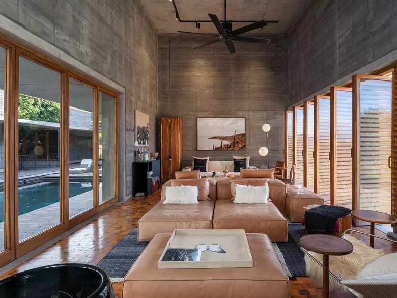 Casa Rammed Earth — 8 fotos