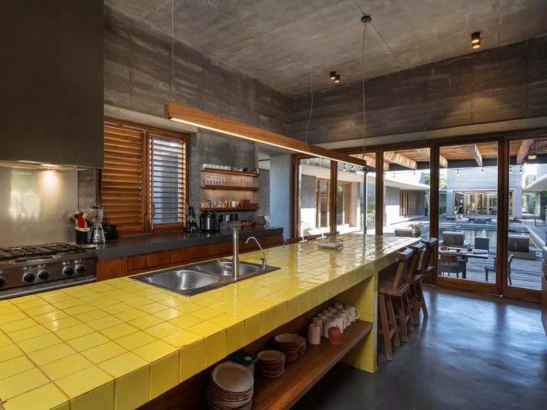 Casa Rammed Earth — 15 fotos