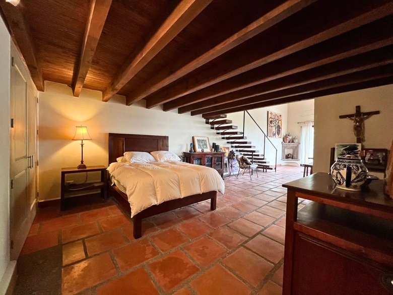 Colonial Charm - Los Labradores Community — 23 photos