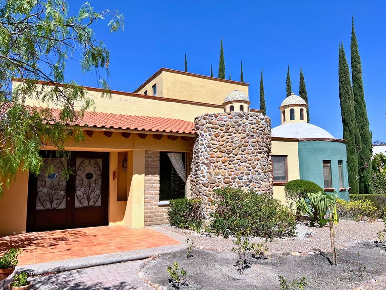 Colonial Charm - Los Labradores Community — 26 photos