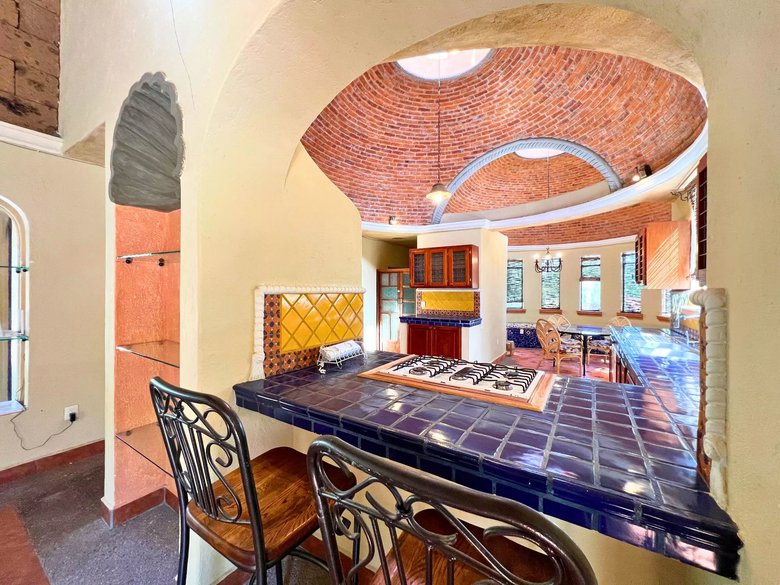 Colonial Charm - Los Labradores Community — 5 photos