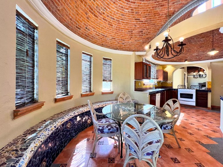 Colonial Charm - Los Labradores Community — 22 photos