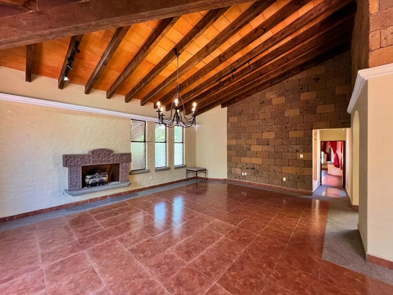 Colonial Charm - Los Labradores Community — 14 photos