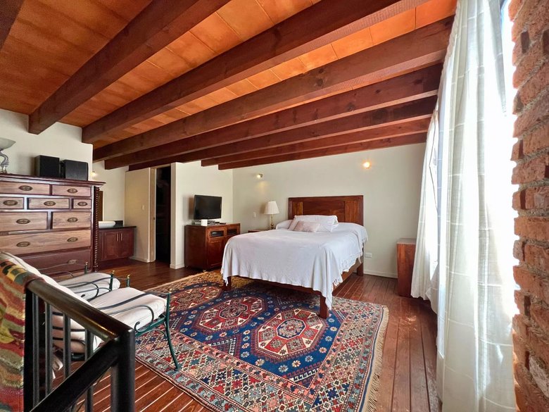 Colonial Charm - Los Labradores Community — 6 photos