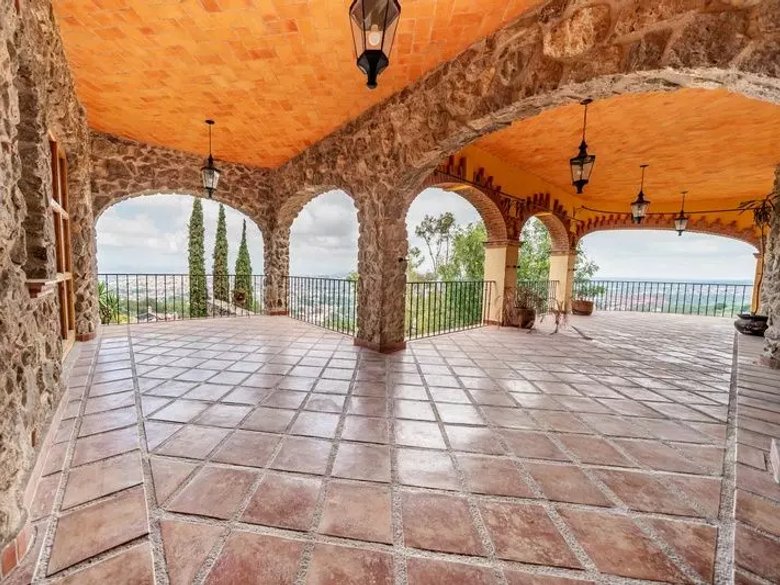La Casona de Montitlan — 13 photos