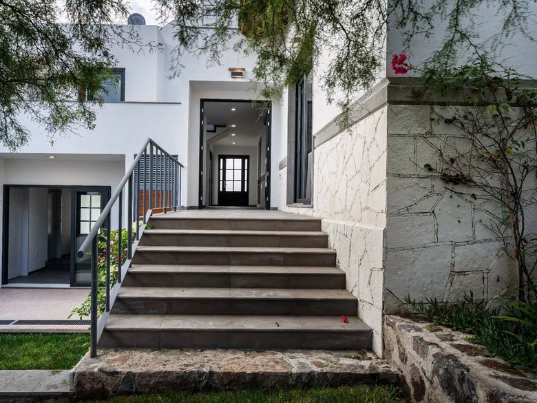 Casa Santa Margarita — 2 photos